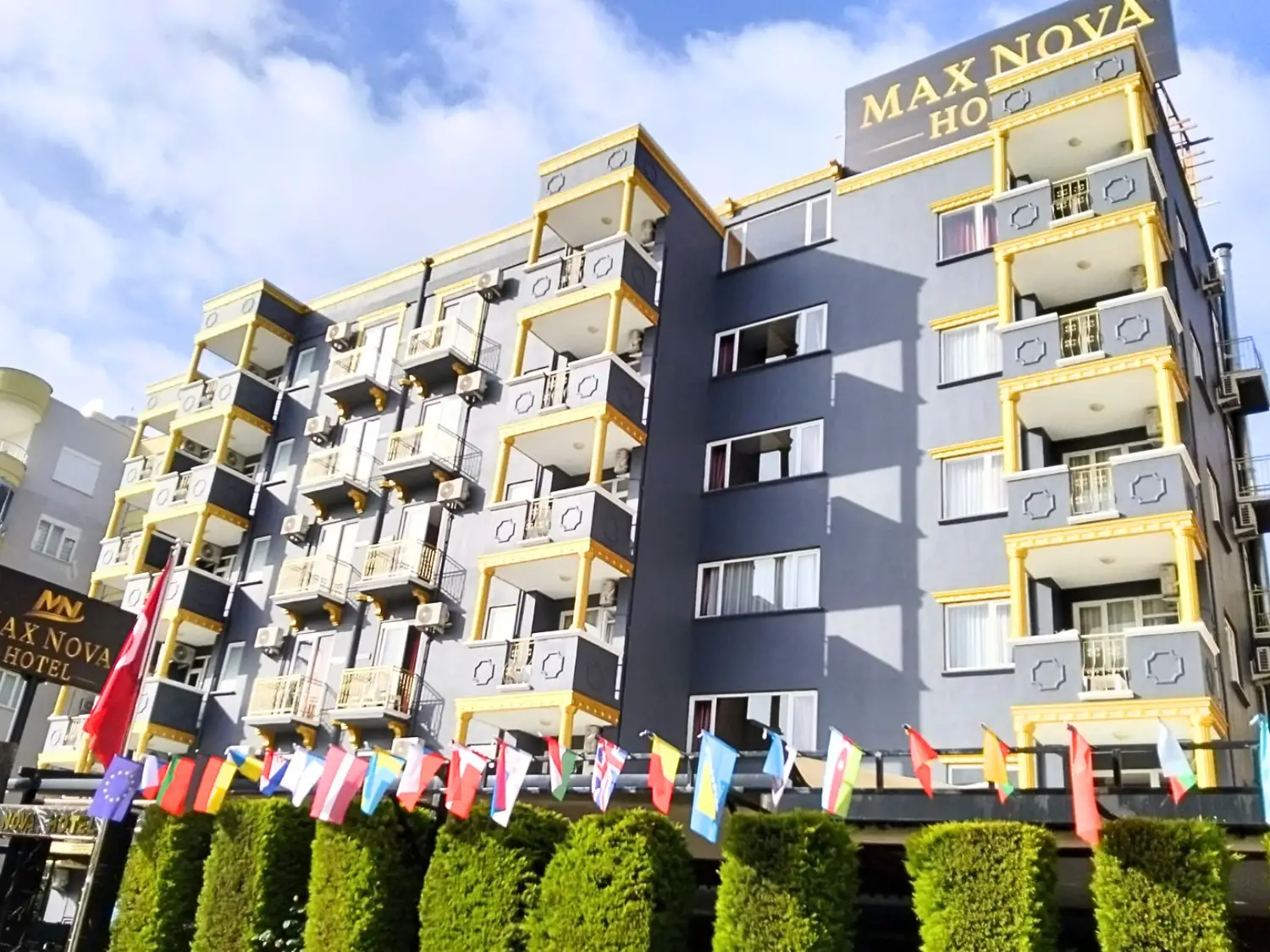 Max Nova