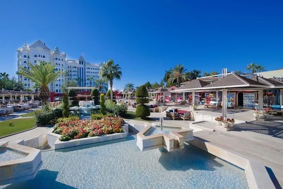 Zahrada a areál resortu Kamelya Collection